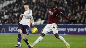 MU Nostalgia Era Ferguson Lewat Gol-gol Menit Akhir, tapi Tanpa Trofi