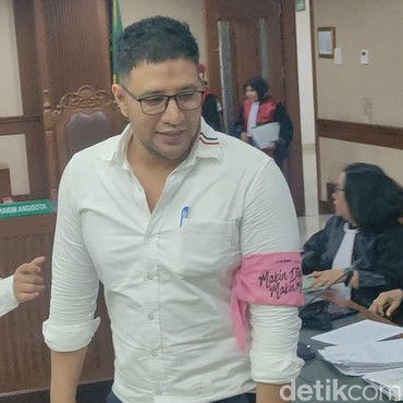 Emosi Ammar Zoni di Ruang Sidang Meledak Saat Saksi Sebut Anaknya