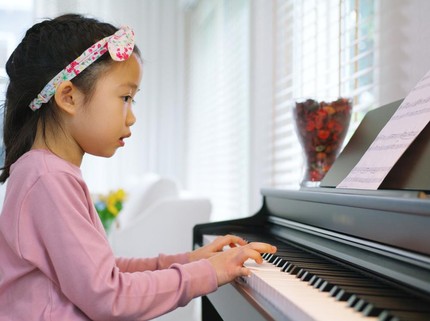 Manfaat Anak Bermain Musik Diyakini Bisa Membantu Belajar Membaca