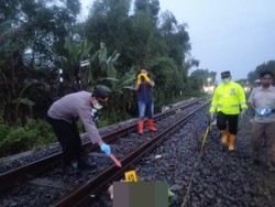 Pemuda di Madiun Tewas Tabrakan Diri ke Kereta Usai Pemakaman Ibunya