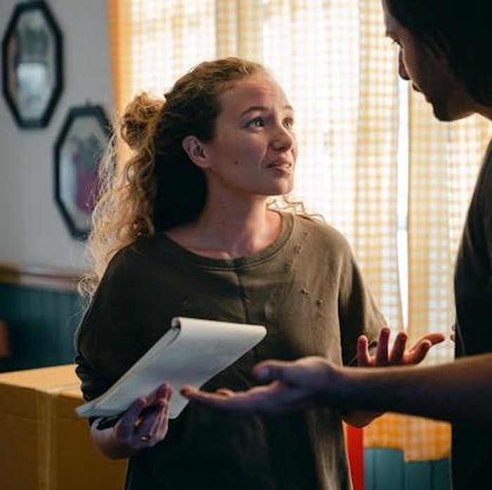 Salah satu ciri orang yang bersikap seperti korban adalah dengan mengatakan “Aku tidak tahu caranya.” Mereka sebenarnya mampu mencobanya tetapi memilih untuk menghindar