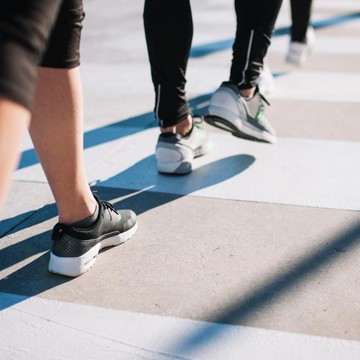 4 Manfaat Jalan Kaki Mundur yang Tidak Diketahui Banyak Orang