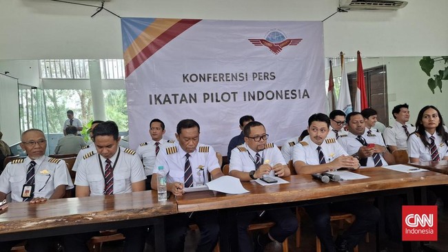 Ikatan Pilot Indonesia (IPI) mengecam keras insiden penembakan pesawat Smart Air saat mendarat di Bandara Koroway Batu, Papua Selatan.