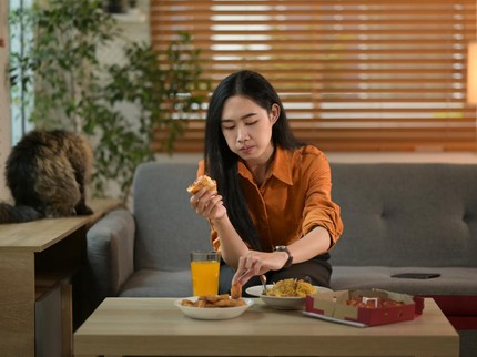 Sering Cemas Tanpa Sebab? Waspadai 10 Makanan Ini