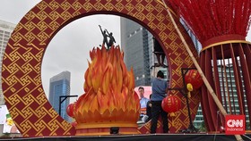 FOTO: Pernak-Pernik Imlek 'Merahkan' Bundaran HI