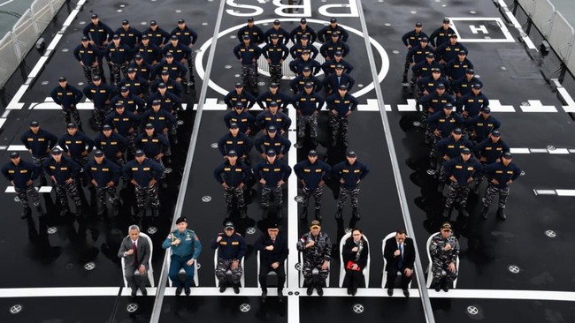 Kementerian Pertahanan mengirim 100 personel TNI AL ke Italia untuk pelatihan awak kapal induk Giuseppe Garibaldi. Persiapan maksimal untuk pengoperasian kapal.