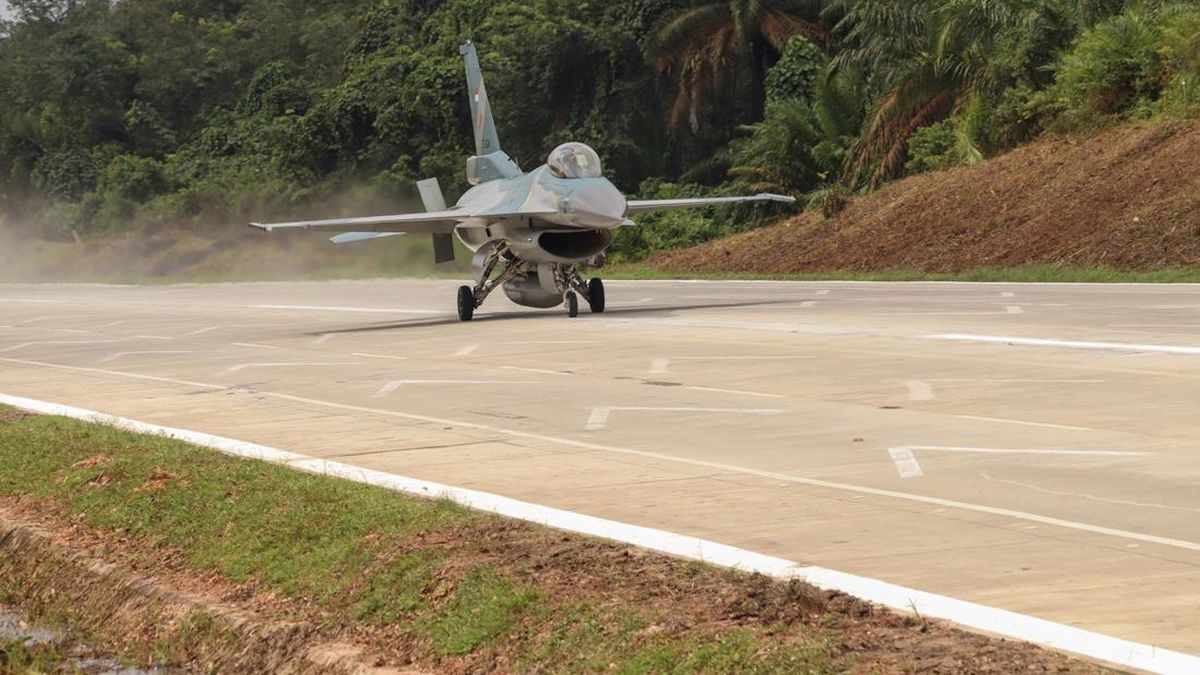 TNI AU Kaji Jalan Tol di Jawa Timur Jadi Landasan Darurat Pesawat