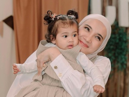 5 Potret Cantiknya Humaira Anak Zaskia Sungkar & Irwansyah, Sebentar Lagi Jadi Kakak