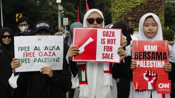 FOTO: Aksi Bela Palestina di Depan Kedubes AS Jakarta, Singgung BoP