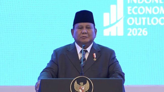Presiden Prabowo Subianto menyinggung pengusaha besar yang kerap meminta restrukturisasi kredit kepada pemerintah.