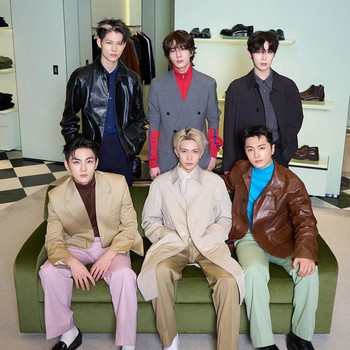 Hadir Sebagai Ambassador, Simak Gaya ENHYPEN Rayakan Pembukaan Butik Prada Breeze Nanshan