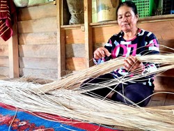 Cerita Perajin Rotan Bawa Harum Nama Krayan Sampai Negeri Paman Sam