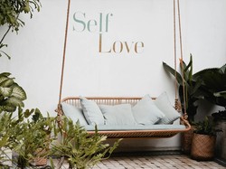 7 Cara Meningkatkan Self Love agar Hidup Lebih Tenang dan Bahagia