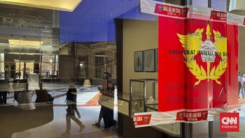 FOTO: Kala Toko Perhiasan Mewah Tiffany & Co Disegel Bea Cukai