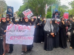 Bawa Indonesia Masuk Board of Peace, Warga Bondowoso Kecam Prabowo