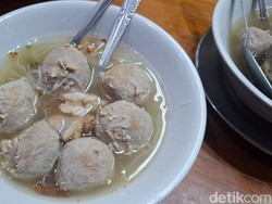 Bakso Son Hajisony: Bakso Ngedaging Legendaris di Lampung Sejak 1996