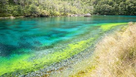 Danau Paling Jernih di Dunia, Airnya Dilarang untuk Disentuh