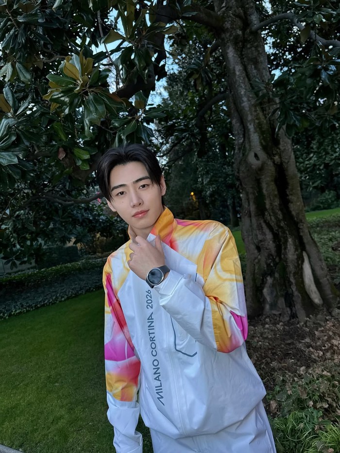 ENHYPEN kembali membuat ENGENE (nama fandom resmi ENHYPEN) berdecak kagum sekaligus bangga. Kali ini, salah satu anggotanya, yakni Sunghoon, mendapat kehormatan untuk menjadi torchbearer untuk Milano Cortina 2026. / Foto: instagram.com/enhypen