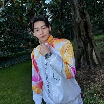 5 Potret Sunghoon ENHYPEN di Opening Ceremony Milano Cortina 2026, Jadi Pembawa Obor!