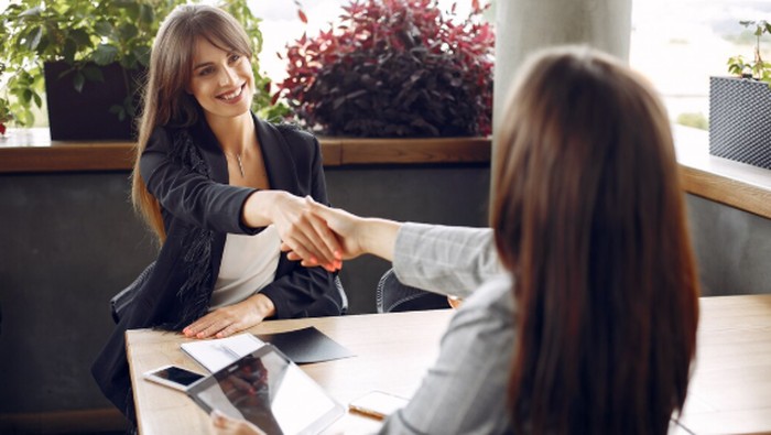 HR Langsung Tertarik! 3 Cara Berkomunikasi yang Membuat Kandidat Terlihat Lebih Menonjol