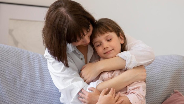 3 Kalimat Orang Tua yang Bikin Anak Tumbuh Percaya Diri dan Cerdas secara Emosional