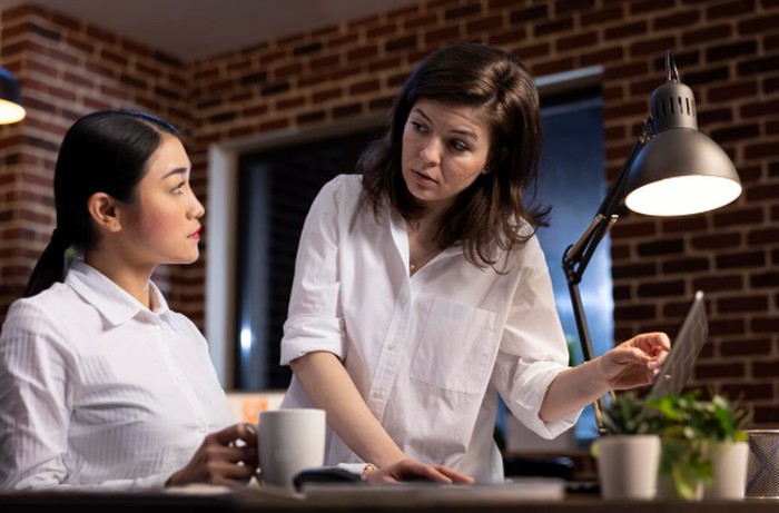 Cancer memiliki sifat pengasuh dan peduli pada orang lain. Zodiak ini tidak akan bisa memaafkan dirinya sendiri jika tidak bisa membantu orang yang membutuhkan.