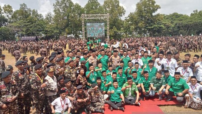 Kapolri Listyo Sigit Prabowo mengajak NU untuk mendukung program pemerintahan Prabowo-Gibran, menekankan sinergi dalam menjaga keamanan dan stabilitas ekonomi.