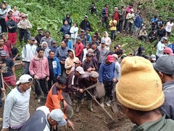 Pekerja Potong Bambu Tertimbun Longsor di Kintamani