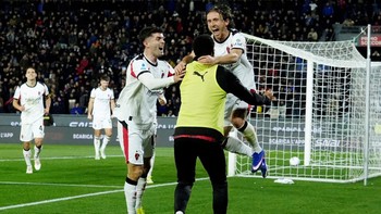 FOTO: Modric Pahlawan Kemenangan AC Milan, Pepet Inter di Klasemen