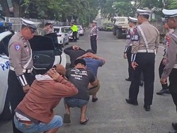 Polantas Gagalkan Pencurian Ban Serep di Tol Cikampek, 4 Pelaku Diamankan