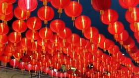 Semarak Ribuan Lampion Sambut Perayaan Imlek di Kota Solo