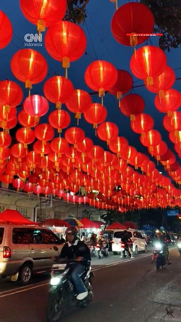 Semarak Ribuan Lampion Sambut Perayaan Imlek di Kota Solo