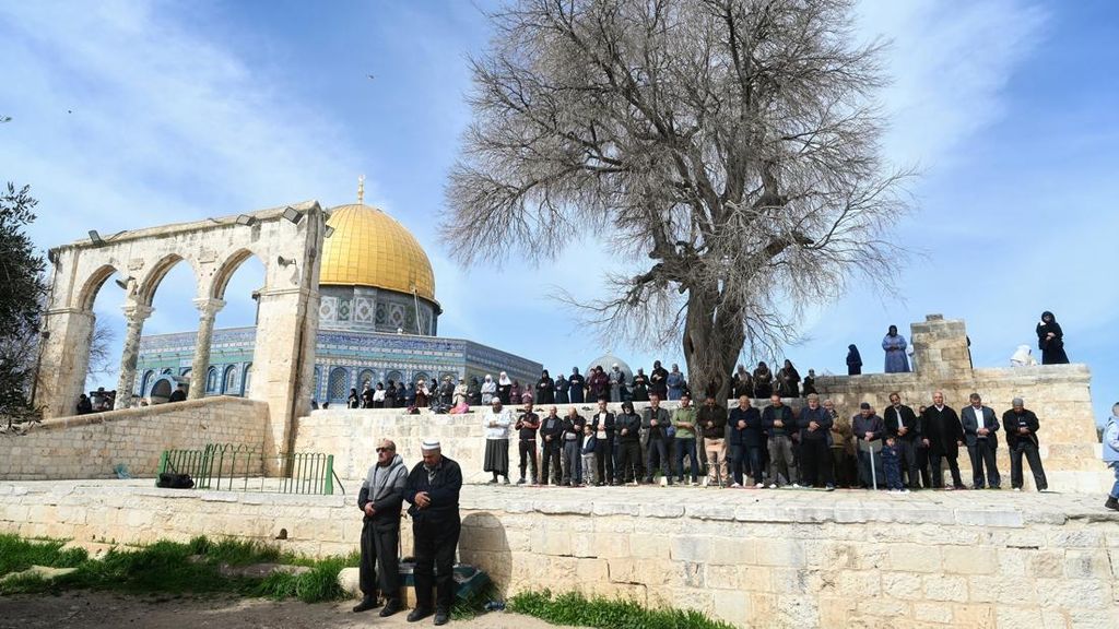 FOTO: Sakral Wisata Religi di Kompleks Masjid Al Aqsa