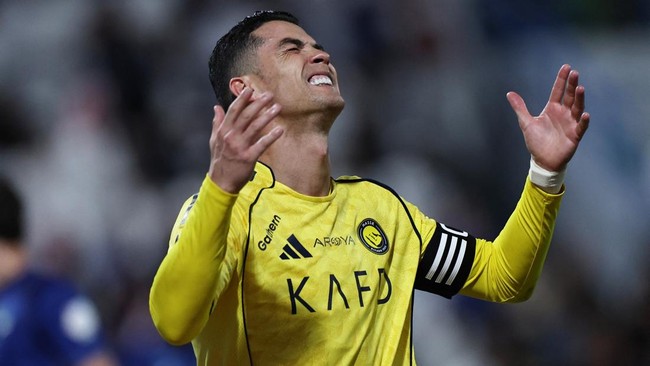 Cristiano Ronaldo mengakhiri aksi mogok main dan kembali membela Al Nassr. Ia sukses mencetak gol dan mengantar Al Nassr menang.