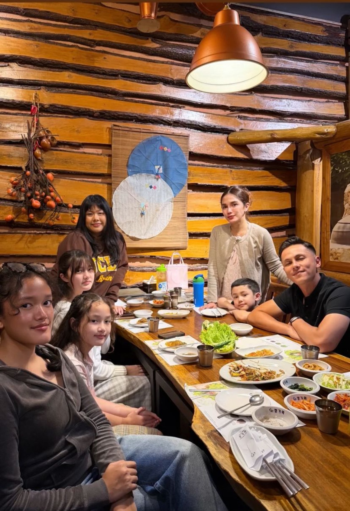 Artis Rayakan Hari Valentine