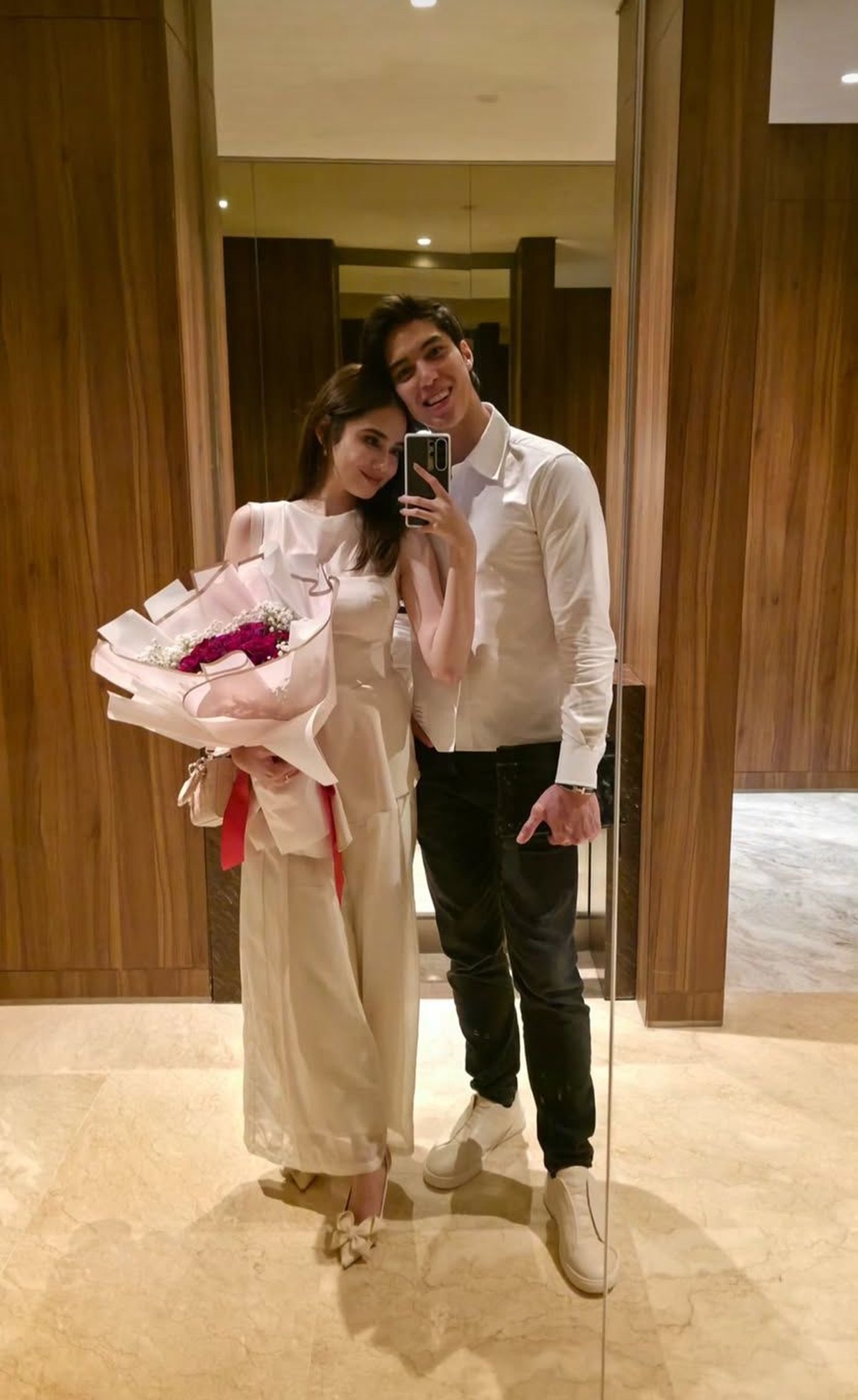 Artis Rayakan Hari Valentine