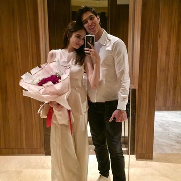 8 Gaya Selebritas Tanah Air Rayakan Hari Valentine, Dinner Romantis hingga Kado Jam Rolex