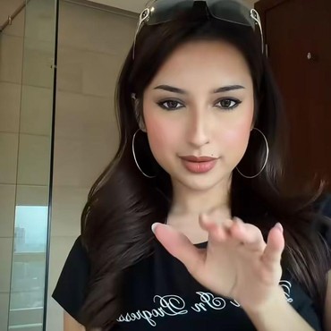 Ikut Tren Bebot Makeup, 7 Potret Transformasi Jennifer Coppen Jadi Baddie Filipina