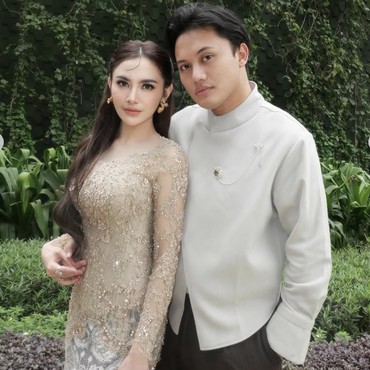 Rizky Febian Unggah Video Istri Salat, Mahalini Tuai Pujian Didoakan Istiqomah