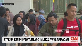 VIDEO: Stasiun Senen Padat Jelang Imlek & Awal Ramadan