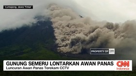 VIDEO; Gunung Semeru Lontarkan Awan Panas
