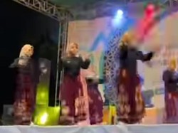 Viral Santriwati di Bangkalan Joget Tabola Bale Saat Haflah Imtahan