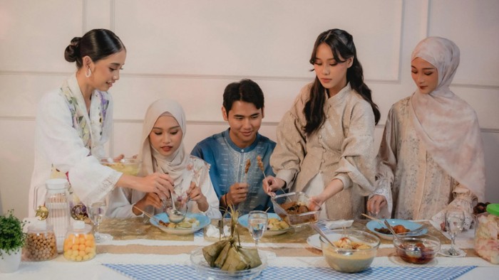 10 Tradisi Unik Bulan Ramadan di Indonesia, Ada Munggahan hingga Dandangan