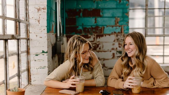 Apa orang menilaimu dari pilihan busana atau dari gaya rambut? Ternyata tidak.
