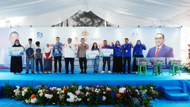 Kapolri Jenderal Listyo Sigit menjadi ketua dewan penasihat KSPSI. Andi Gani menegaskan komitmen untuk perjuangan buruh yang damai dan sejahtera.