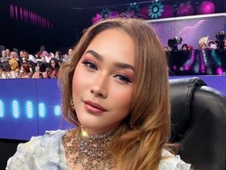 Khawatir dengan Konflik di Timur Tengah, Inul Daratista Batal Berangkat Umrah