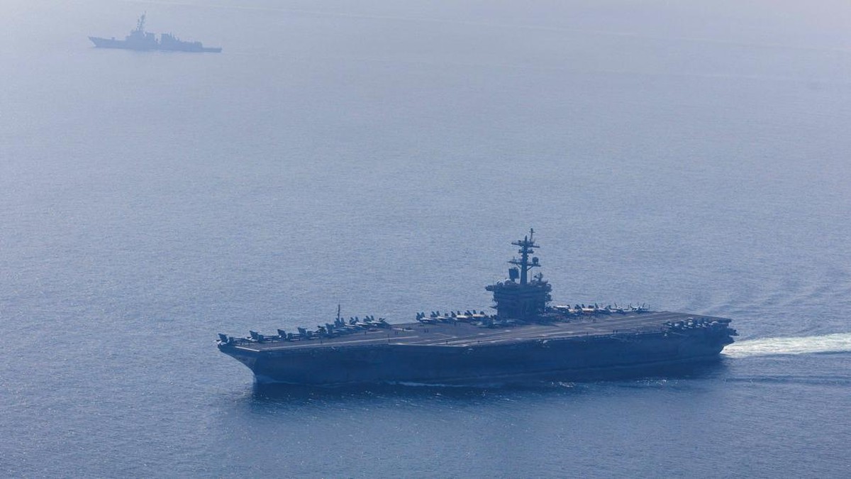 Kapal Induk Bawa 5.000 Tentara AS Merapat ke Tetangga RI, Ada Apa?