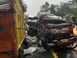 Mobil Tangki Air Vs Truk di Sibolangit, 2 Orang Luka-luka