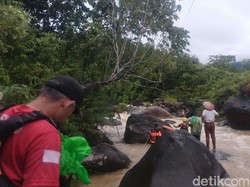 8 Mahasiswa di Padang Terjebak Air Bah, Baru 5 Dievakuasi