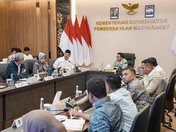 Menko PM, Mensos, dan Kepala BPS Bertemu Bahas Penerima Bantuan Iuran